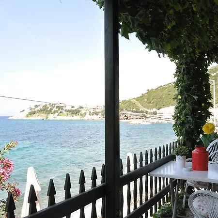 Karaburun Yali * Karaburun (Izmir)